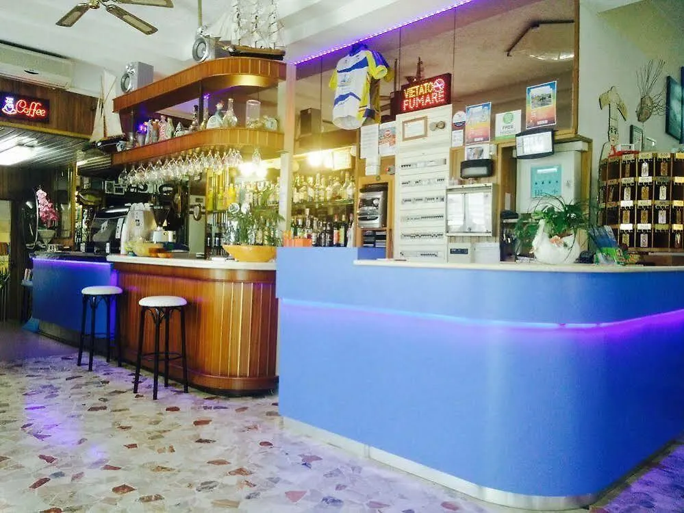 Hotel Arlino Римини